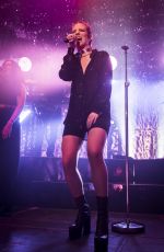 JESS GLYNNE Performs at a Concert at The Roundhouse in London 11/04/2015