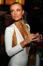 JOANNA KRUPA at Romain Zago