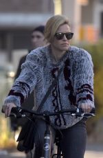 JULIANNE MOORE and ELIZABETH BANKS Take Ride on Bicycle 11/03/2015