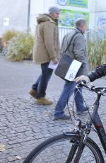 JULIANNE MOORE and ELIZABETH BANKS Take Ride on Bicycle 11/03/2015