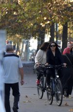 JULIANNE MOORE and ELIZABETH BANKS Take Ride on Bicycle 11/03/2015