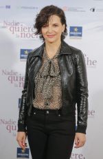 JULIETTE BINOCHE at Nadie Quiere La Noche Photocall 11/02/2015