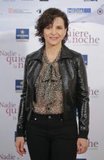 JULIETTE BINOCHE at Nadie Quiere La Noche Photocall 11/02/2015