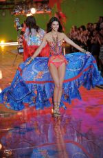 KENDALL JENNER at Victoria’s Secret 2015 Fashion Show in New York 11/10/2015