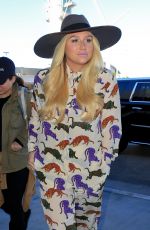 KESHA Arrives at LAX Airport in Los Angeles 11/25/2015