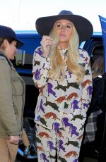 KESHA Arrives at LAX Airport in Los Angeles 11/25/2015