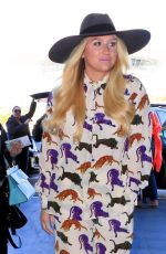 KESHA Arrives at LAX Airport in Los Angeles 11/25/2015