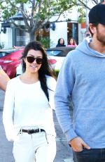 KOURTNEY KARDASHIAN at Marmalade Cafe in Calabasas 11/25/2015