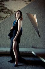 LIZZY CAPLAN in The Untitled Magazine, September 2015 Issue