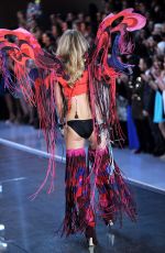 MARTHA HUNT at Victoria’s Secret 2015 Fashion Show in New York 11/10/2015