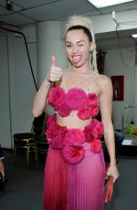 MILEY CYRUS at Vanguard Awards in Los Angeles 11/07/2015 mq