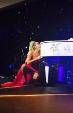MILEY CYRUS at Vanguard Awards in Los Angeles 11/07/2015 mq