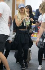PIA MIA PEREZ Out and About in Melbourne 11/19/2015