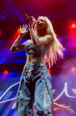PIA MIA PEREZ Performs at Beats and Eats Concert in Sydney 11/21/2015