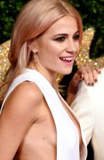 PIXIE LOTT at 2015 British Fashion Awards in London 11/23/2015
