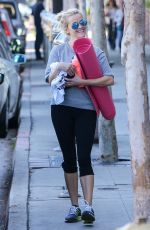 REESE WITHERSPOON Heading to a Yoga Class in Los Angeles 11/04/2015