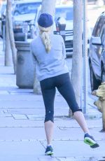 REESE WITHERSPOON Heading to a Yoga Class in Los Angeles 11/04/2015