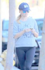 REESE WITHERSPOON Heading to a Yoga Class in Los Angeles 11/04/2015