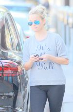 REESE WITHERSPOON Heading to a Yoga Class in Los Angeles 11/04/2015