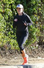 REESE WITHERSPOON Leaves Yoga Class in Los Angeles 11/17/2015