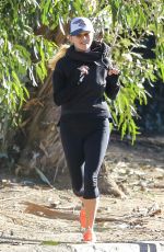 REESE WITHERSPOON Leaves Yoga Class in Los Angeles 11/17/2015