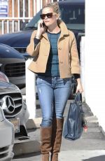 REESE WITHERSPOON Out and About in Brentwood 11/16/2015