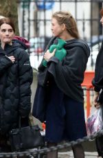 RENeE ZELLWEGER on the Set of Bridget Jones