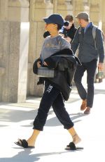 RIHANNA Arrives at Her Apartment in New York 11/21/2015