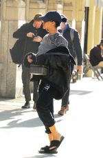 RIHANNA Arrives at Her Apartment in New York 11/21/2015