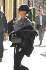 RIHANNA Arrives at Her Apartment in New York 11/21/2015