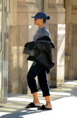 RIHANNA Arrives at Her Apartment in New York 11/21/2015