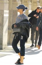 RIHANNA Arrives at Her Apartment in New York 11/21/2015