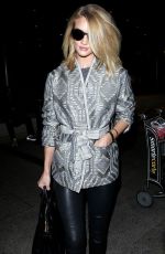 ROSIE HUNTINGTON-WHITELEY at LAX Airport in Los Angeles 11/24/2015