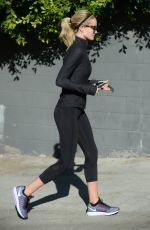 ROSIE HUNTINGTON-WHITELEY Heading to a Gym 11/12/2015