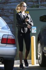 ROSIE HUNTINGTON-WHITELEY Leaves a Gym in Los Angeles 11/28/2015
