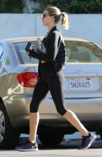 ROSIE HUNTINGTON-WHITELEY Leaves a Gym in Los Angeles 11/28/2015