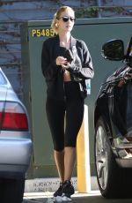 ROSIE HUNTINGTON-WHITELEY Leaves a Gym in Los Angeles 11/28/2015