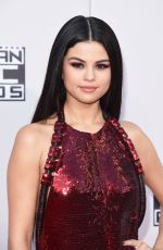 SELENA GOMEZ at 2015 American Music Awards in Los Angeles 11/22/2015