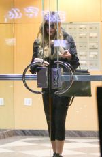 SOFIA VERGARA Leaves Curvalicious Spa in Los Angeles 11/17/2015