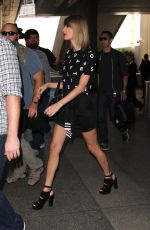 TAYLOR SWIFT at LAX Airport in Los Angeles 11/13/2015