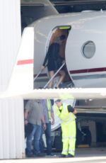 TAYLOR SWIFT Boarding at a Private Jet in Sydney 11/28/2015