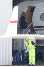 TAYLOR SWIFT Boarding at a Private Jet in Sydney 11/28/2015