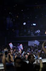 TAYLOR SWIFT Performs at 1989 World Tour in Singapore 11/07/2015