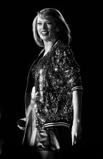 TAYLOR SWIFT Performs at The 1989 World Tour in Sydney 11/28/2015
