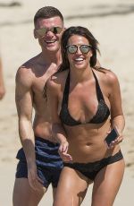 0ANIELLE LLOYD in Bikini on the Beach in Barbados 12/12/2015