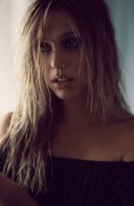 ALEXIS REN - Heatwave for Planet Blue Photoshoot