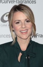 ALI FEDOTOWSKY Hosts Curve Fragrances for Men Trivianyc Game Night in New York 12/03/2015