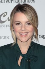 ALI FEDOTOWSKY Hosts Curve Fragrances for Men Trivianyc Game Night in New York 12/03/2015