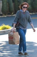 ALYSON HANNIGAN Shopping at Ralphs in Brentwood 12/04/2015