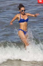 ANNA ANDRES in Bikini Paddle-boarding in Hawaii 12/28/2015